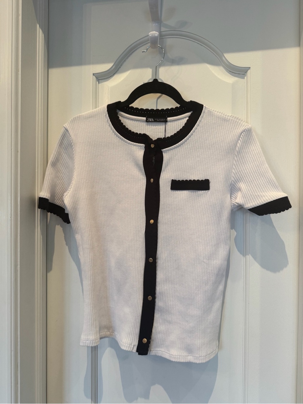 Zara White Short Sleeve Ribbed Button Cardigan with Black Trim